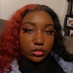 Meet your Posher, Lakia